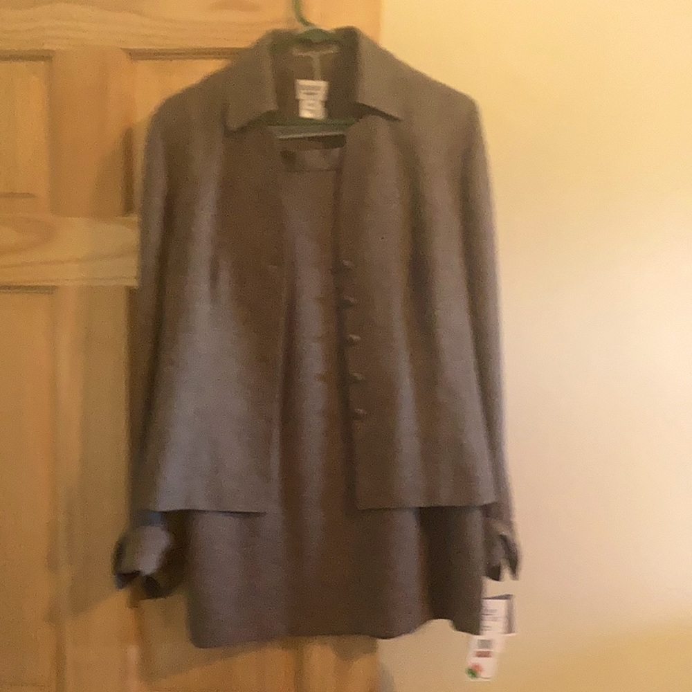 Woman sz 12 Business suit very professional